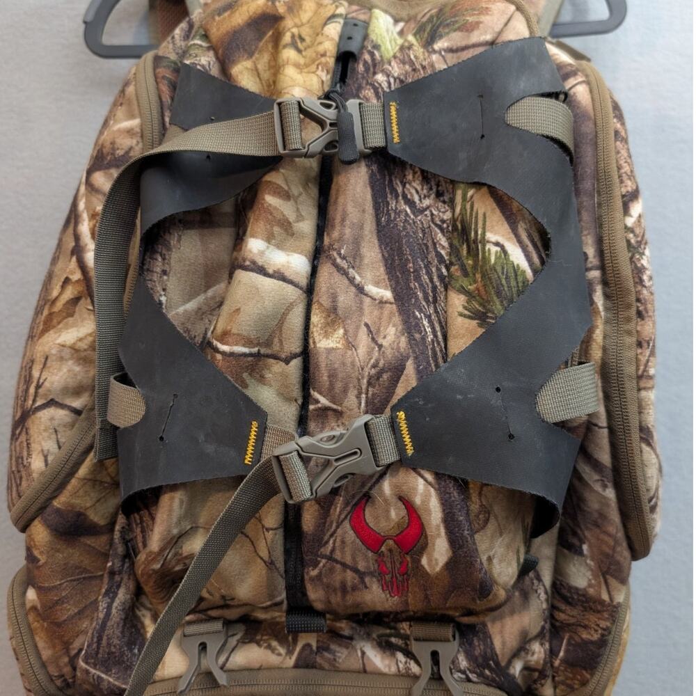 BADLANDS Camouflage Ultra Day Hunting Backpack, Bow Hunting Pack